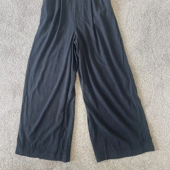 Madewell Cap Sleeve Crop Wide Leg Jumpsuit in True Black 8 Lightweight Travel